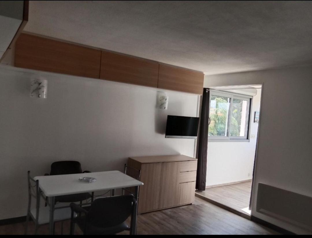 Frejus-Plage Et Centre-Ville, 28 M2, Accueil 4 Personnes, Francais, English Spoken エクステリア 写真